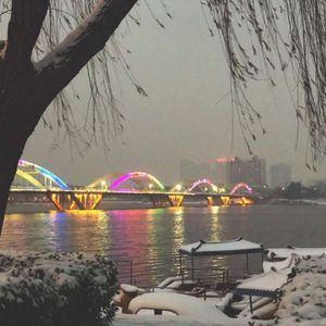 女孩子光溜溜在家里好吗
